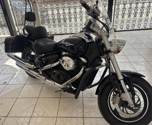 SUZUKI BOULEVARD M800 